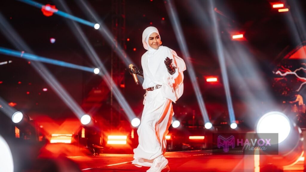 Ella Kekal Bertenaga, Menginjak 60 Tahun